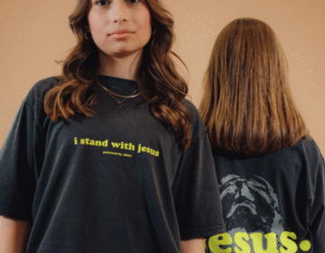 SHINE – I stand with Jesus T-Shirt